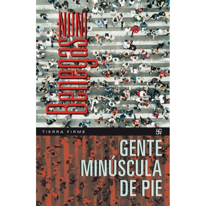 Gente minúscula de pie